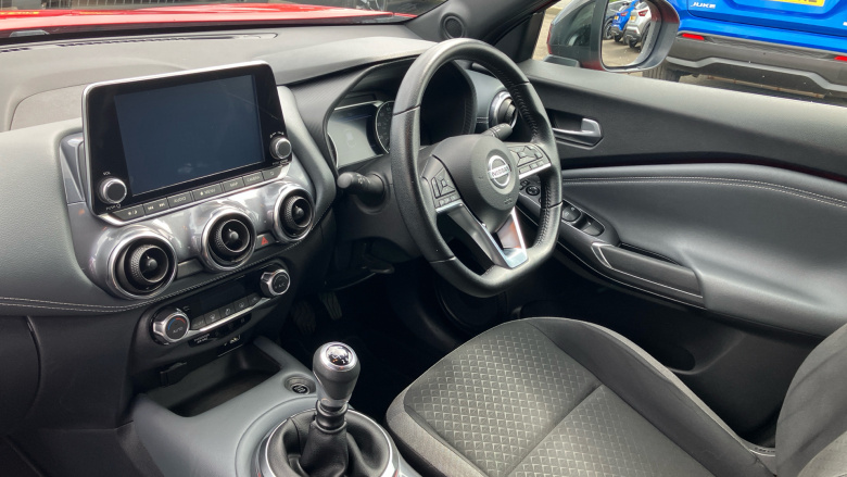 Nissan Juke 1.0 DiG-T N-Connecta 5dr Petrol Hatchback